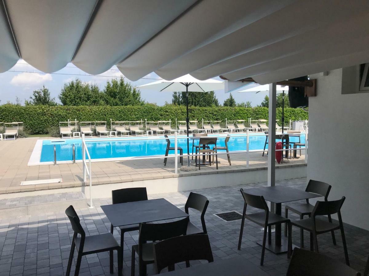 The Riverside Suite Mira Exterior foto